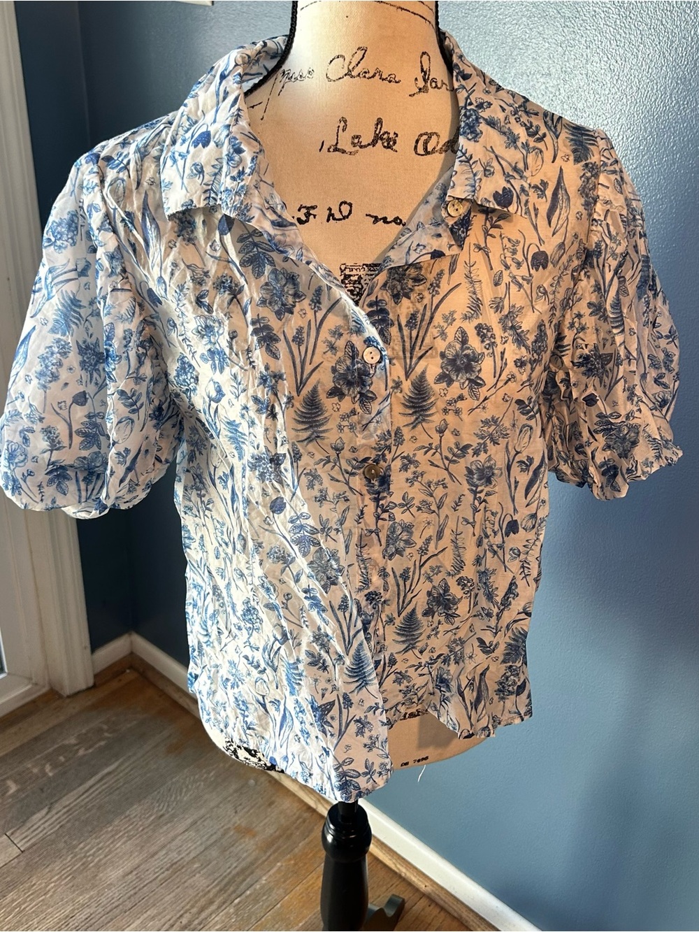 Lucy & coco Floral Puff Sleeve Button-Up Top blouse